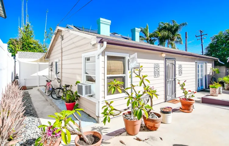 132 E 18th Street, Costa Mesa, California 92627