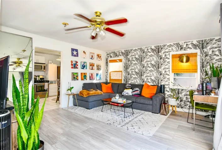132 E 18th Street, Costa Mesa, California 92627