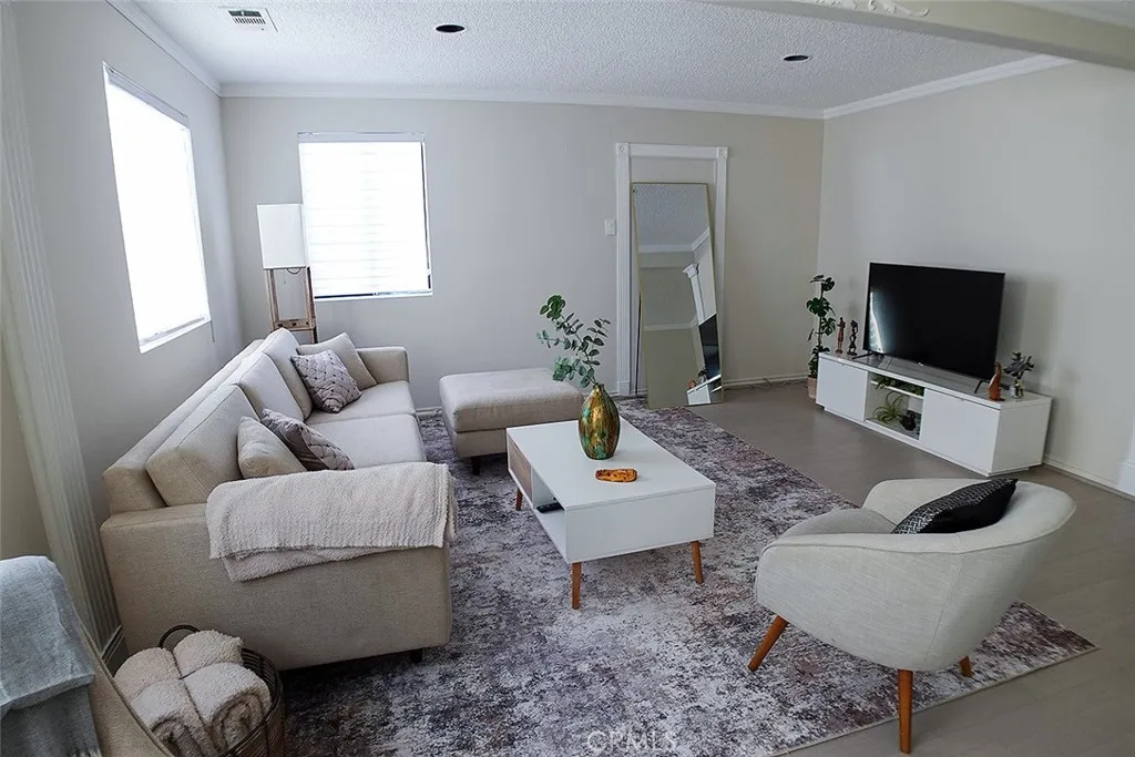 2950 Tyburn Street, Atwater Village, California 90039, 2 Bedrooms Bedrooms, ,1 BathroomBathrooms,Residential Lease,For Rent,Tyburn,SR24253761
