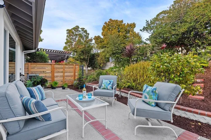 4908 Icaria Way, Oceanside, California 92056