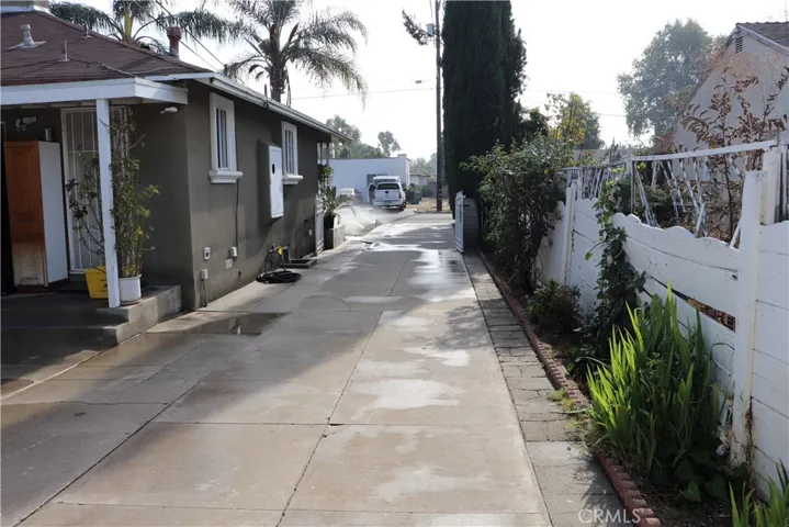 15811 Marlin Place, Lake Balboa, California 91406