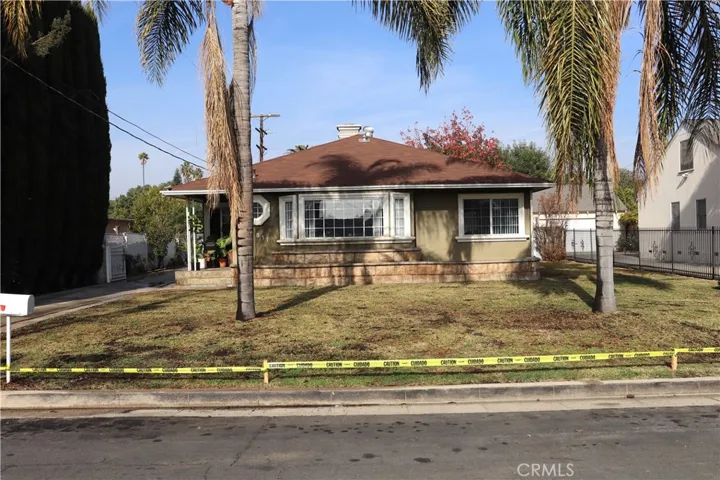 15811 Marlin Place, Lake Balboa, California 91406
