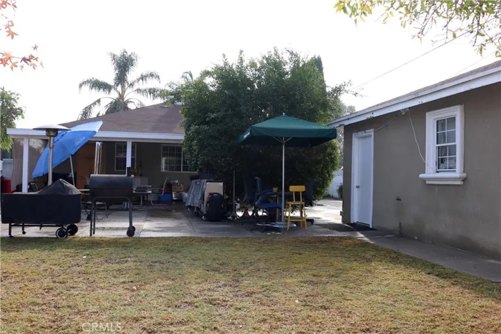 15811 Marlin Place, Lake Balboa, California 91406