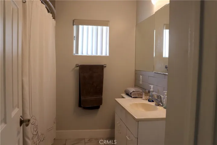 15811 Marlin Place, Lake Balboa, California 91406