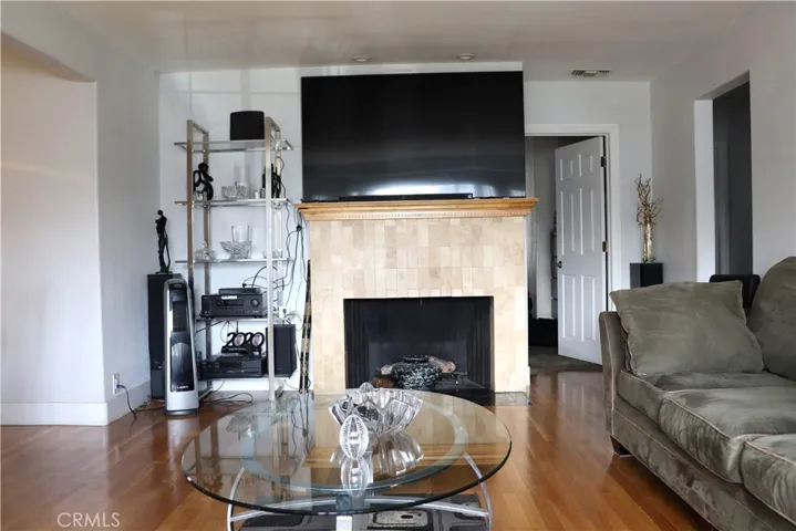 15811 Marlin Place, Lake Balboa, California 91406