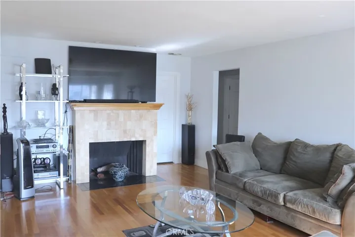 15811 Marlin Place, Lake Balboa, California 91406