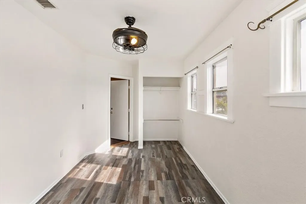 1524 Hellman St, Long Beach, California 90813 home-pic-24