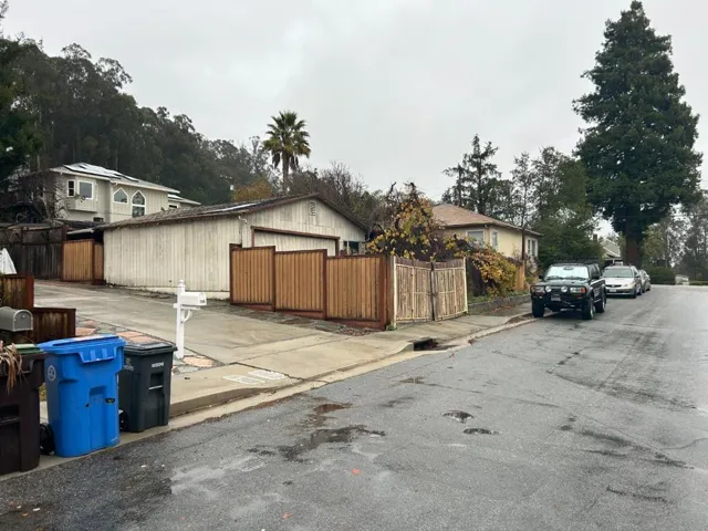 239 Elk Street, Santa Cruz, California 95065