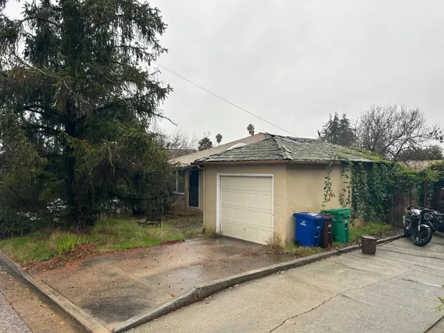 239 Elk Street, Santa Cruz, California 95065