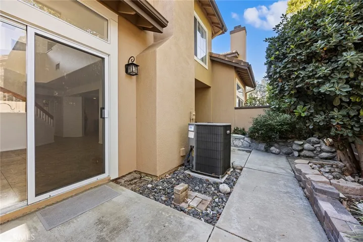 8015 E Snowberry Lane, Anaheim Hills, California 92808