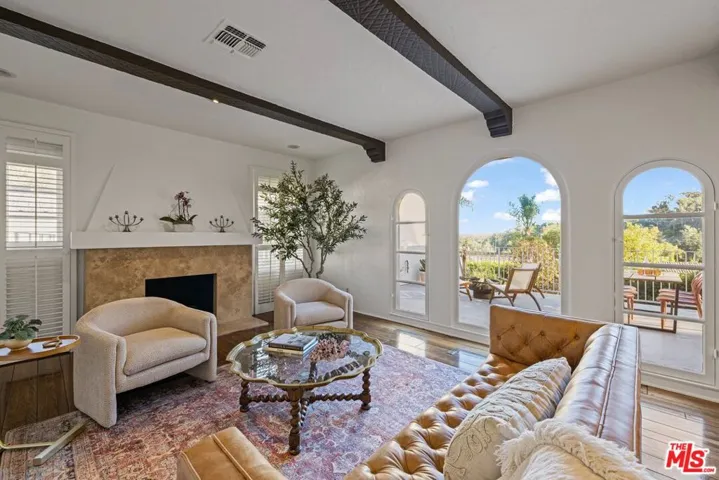 3774 Effingham Place, Los Angeles, California 90027