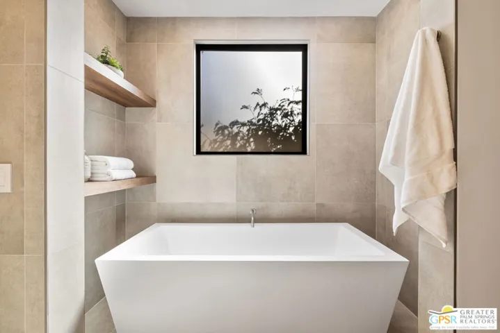 70 Magdalena Drive, Rancho Mirage, California 92270
