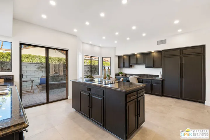 70 Magdalena Drive, Rancho Mirage, California 92270