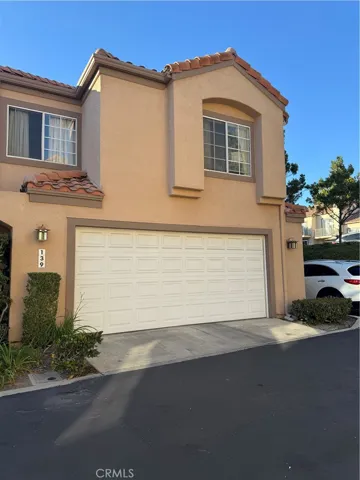 Corner unit with one spot for parking next to the unit