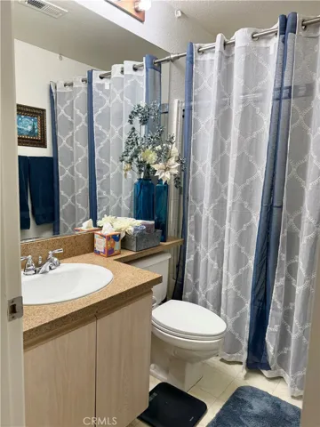 Upstairs secondary bathroom