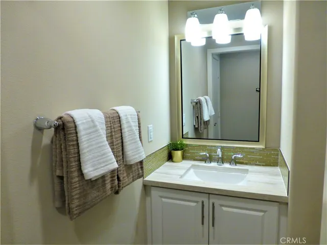 These are photos of the model home so you can have an idea of what to do with it.