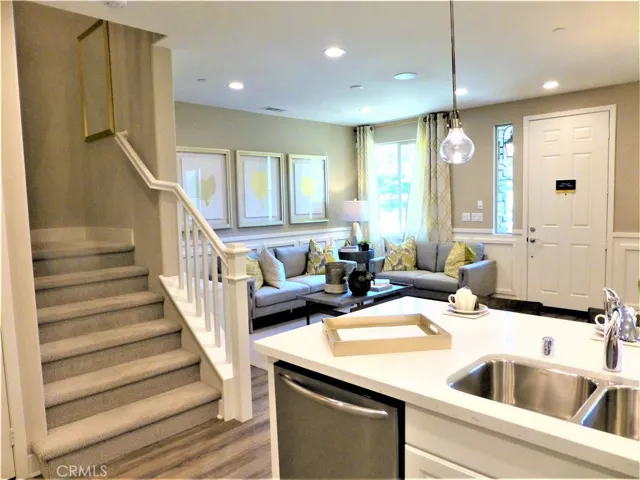 These are photos of the model home so you can have an idea of what to do with it.