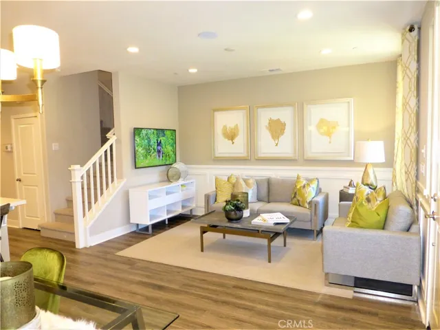 These are photos of the model home so you can have an idea of what to do with it.