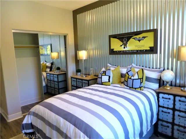 These are photos of the model home so you can have an idea of what to do with it.