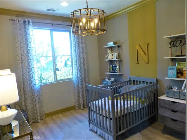 These are photos of the model home so you can have an idea of what to do with it.