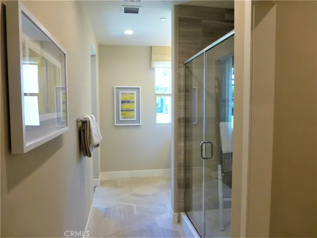 These are photos of the model home so you can have an idea of what to do with it.