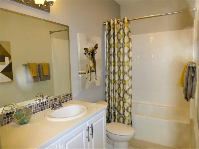 These are photos of the model home so you can have an idea of what to do with it.