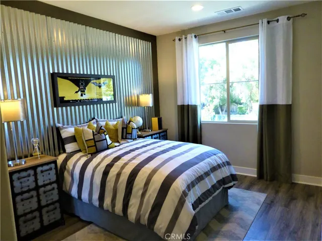 These are photos of the model home so you can have an idea of what to do with it.