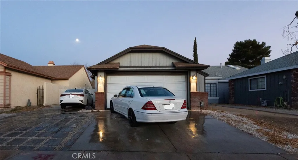 37630 12th Street E, Palmdale, California 93550 home-pic-0