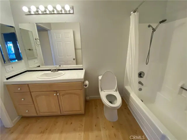 23 Tangelo 290, Irvine, California 92618
