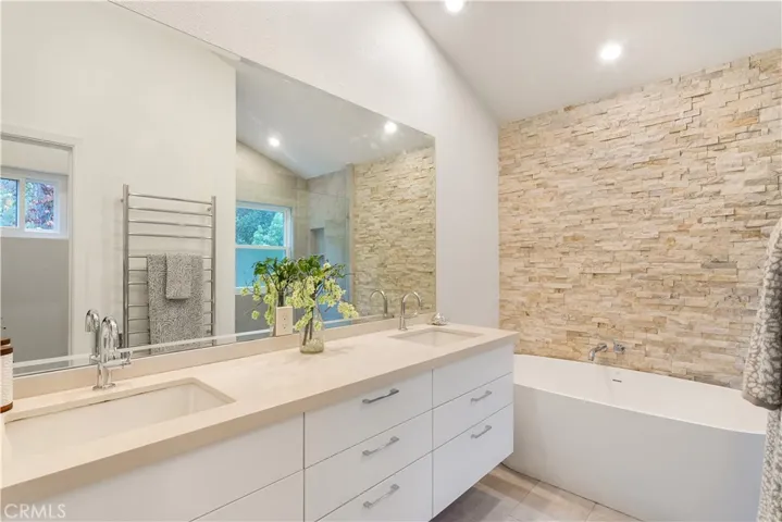 6823 Xana Way, Carlsbad, California 92009