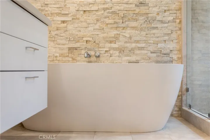 6823 Xana Way, Carlsbad, California 92009