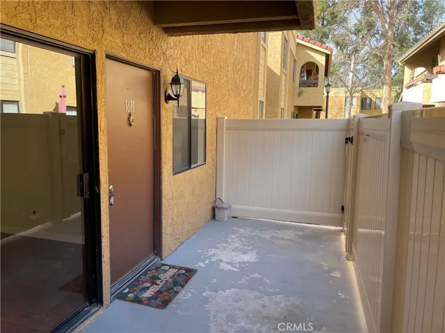 18758 Mandan Street 1611, Canyon Country, California 91351
