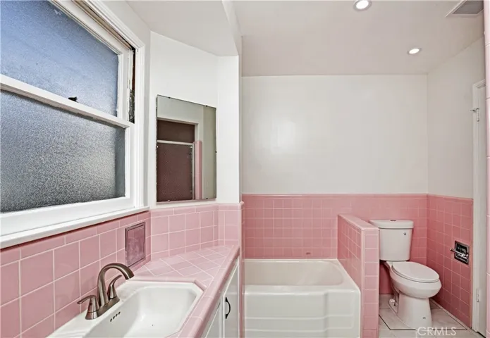 Main bathroom