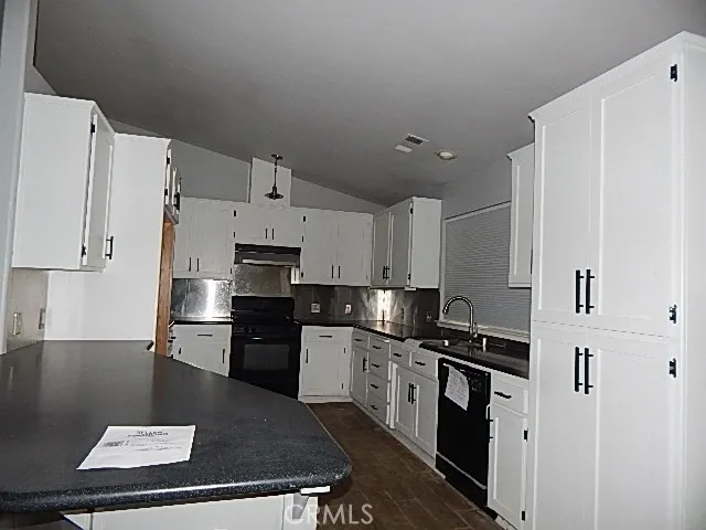8560 Sherwood Boulevard, Los Molinos, California 96055