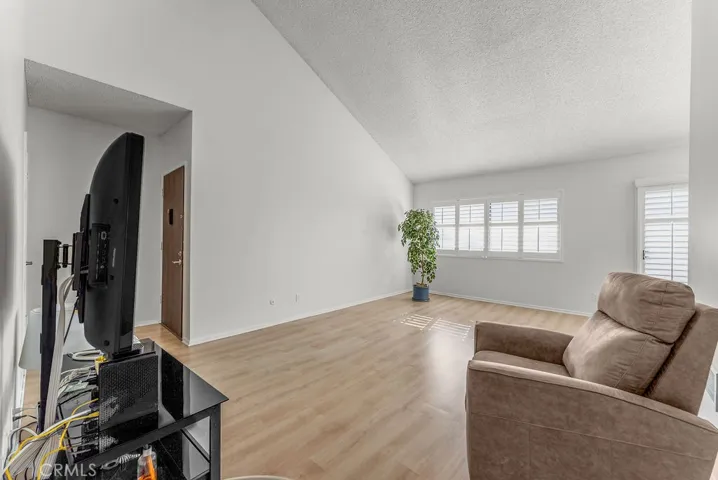 15000 Halldale Avenue 201, Gardena, California 90247