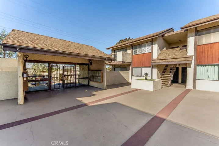 15000 Halldale Avenue 201, Gardena, California 90247