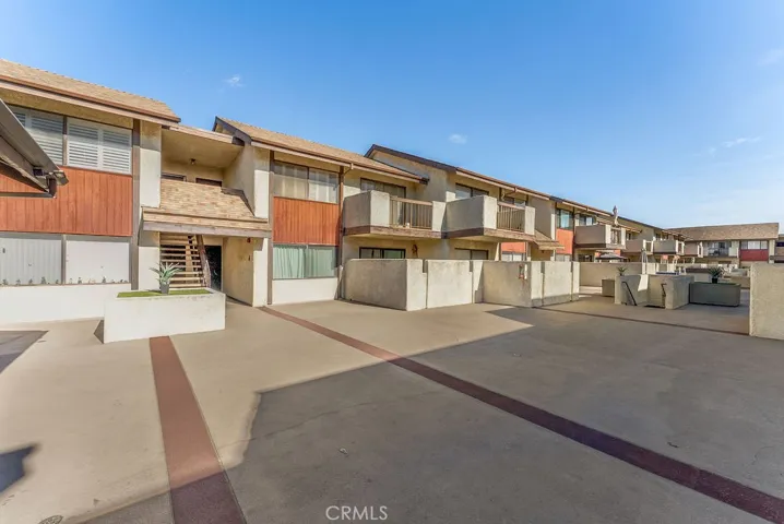 15000 Halldale Avenue 201, Gardena, California 90247