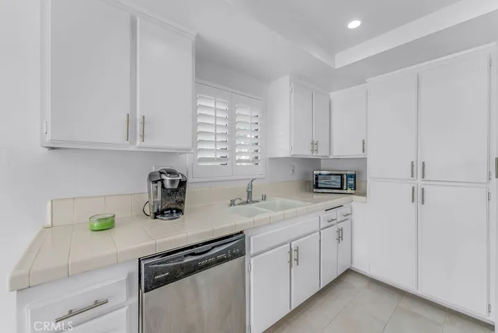 15000 Halldale Avenue 201, Gardena, California 90247