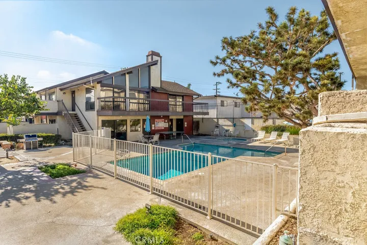 15000 Halldale Avenue 201, Gardena, California 90247
