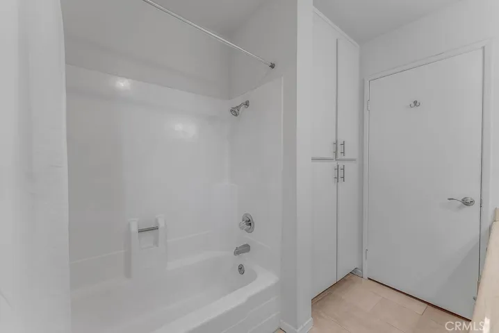 15000 Halldale Avenue 201, Gardena, California 90247