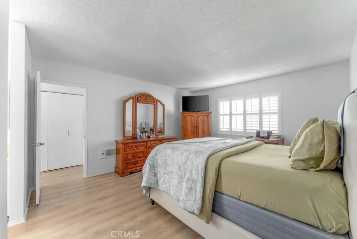 15000 Halldale Avenue 201, Gardena, California 90247