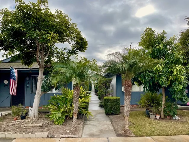 5872 Santa Barbara Avenue D, Garden Grove, California 92845