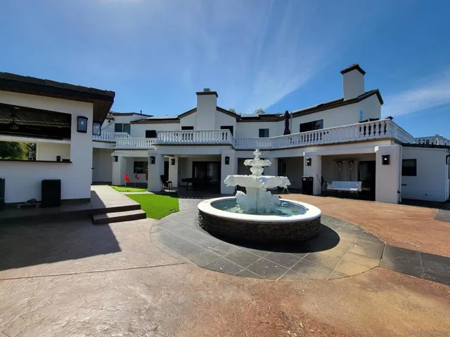 2715 Via Chinarros, Alpine, California 91901
