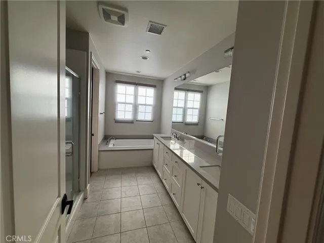 201 Parkwood, Irvine, California 92620