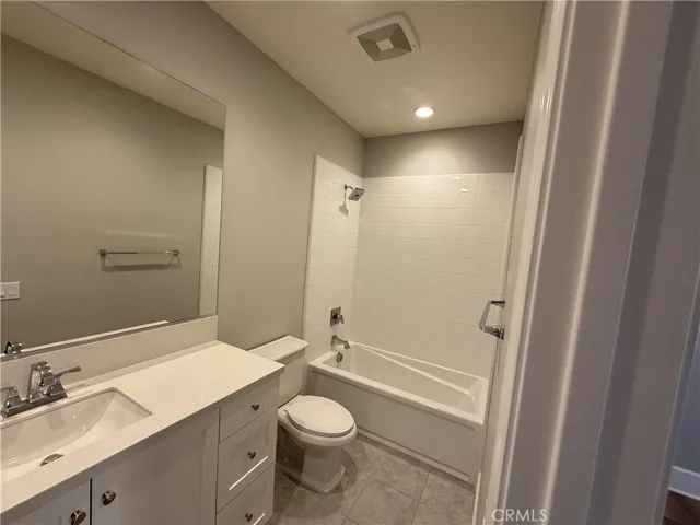 201 Parkwood, Irvine, California 92620