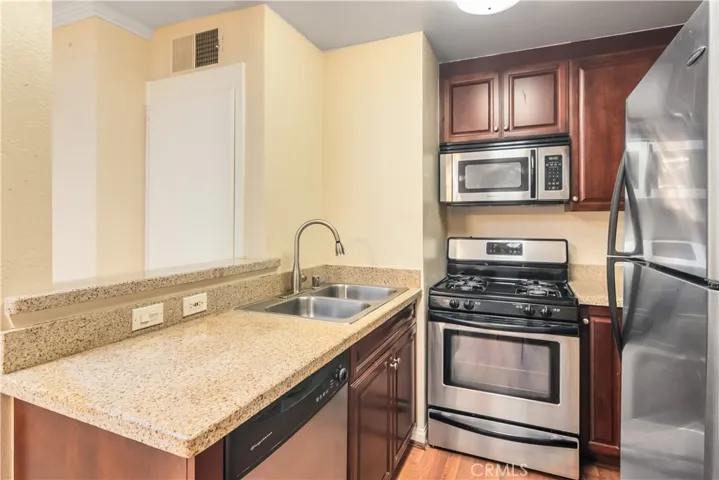 5500 Owensmouth Avenue 216, Woodland Hills, California 91367