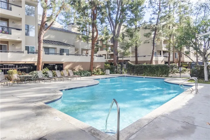 5500 Owensmouth Avenue 216, Woodland Hills, California 91367