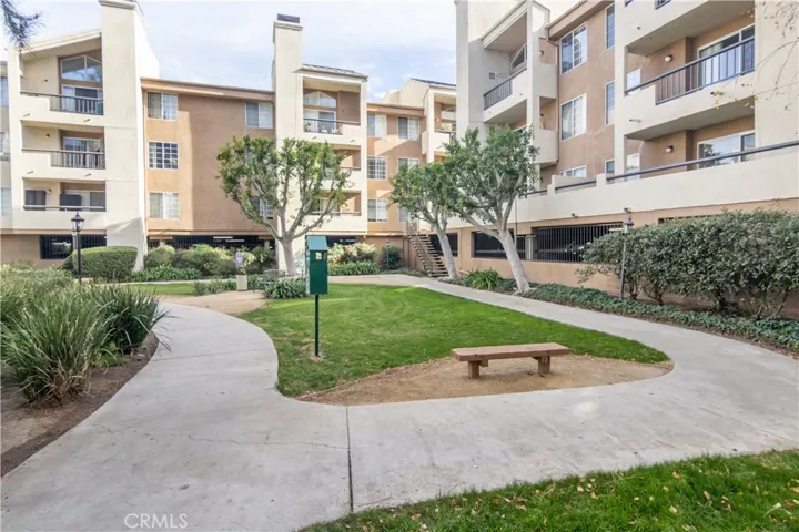 5500 Owensmouth Avenue 216, Woodland Hills, California 91367