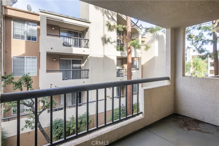 5500 Owensmouth Avenue 216, Woodland Hills, California 91367