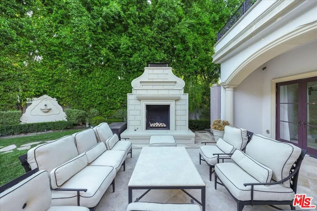 813 N Alpine Drive, Beverly Hills, California 90210 home-pic-27